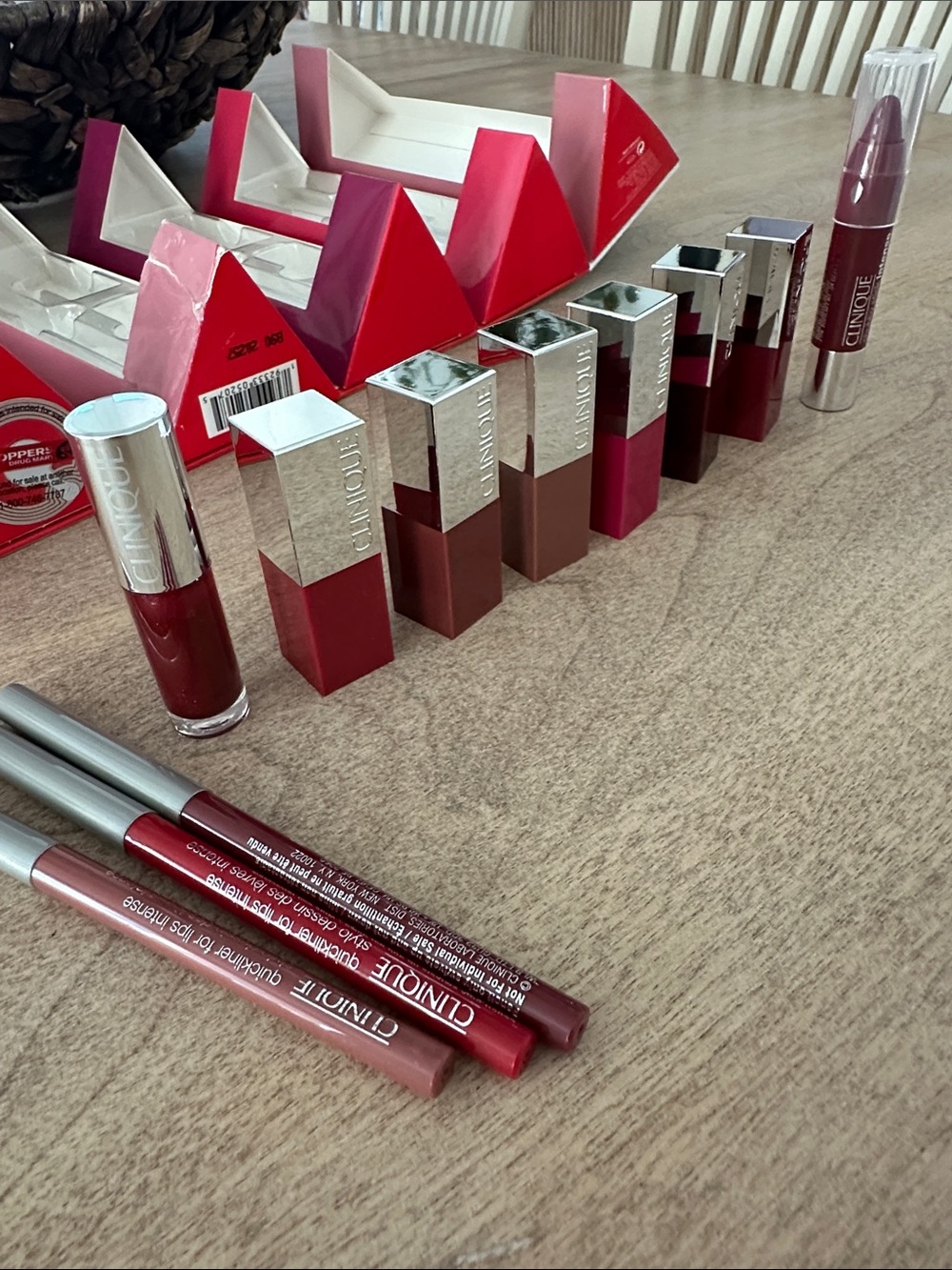 Clinique Lip Set in Berry Plum and Mauve Tones set of 11 pieces